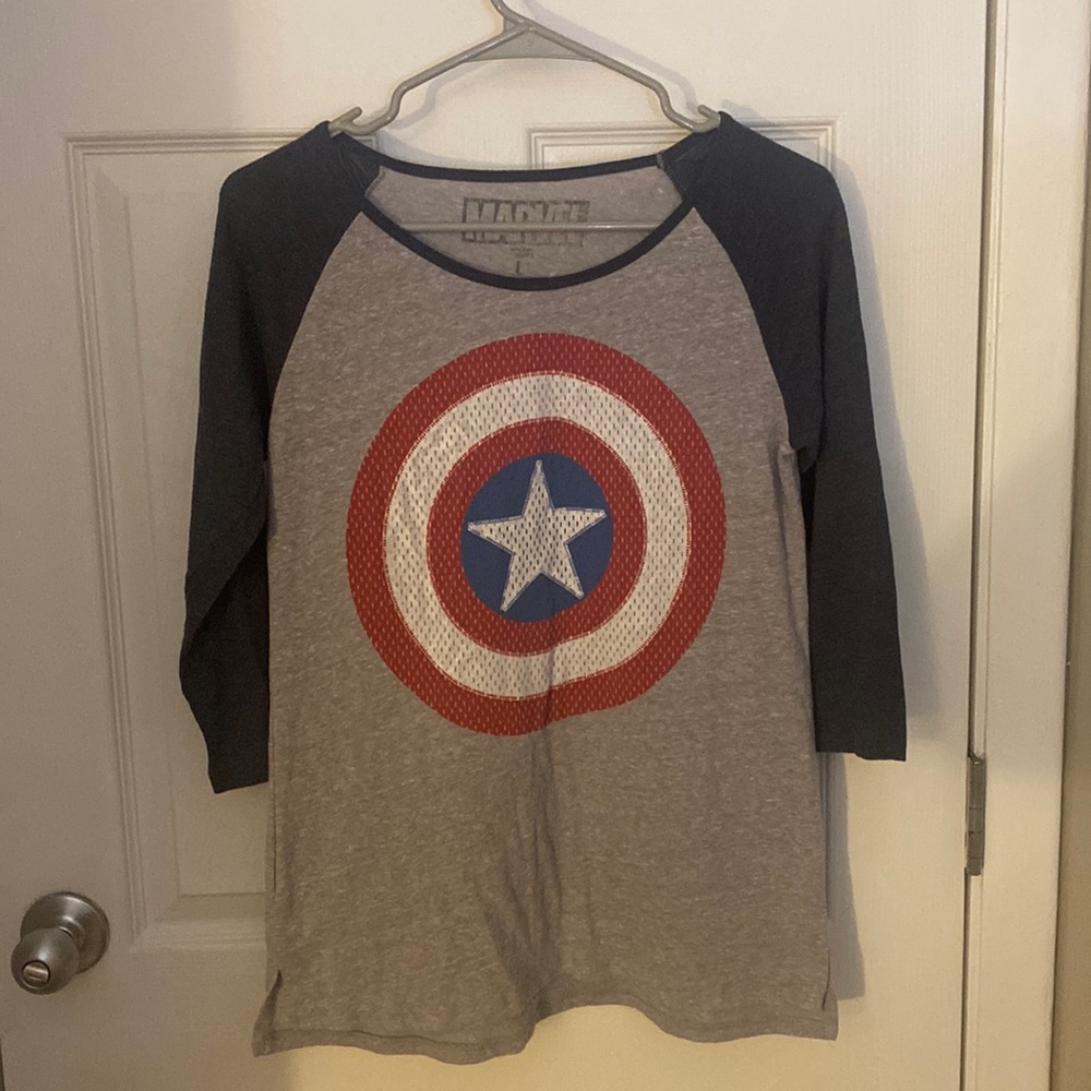 Marvel shirt size Large